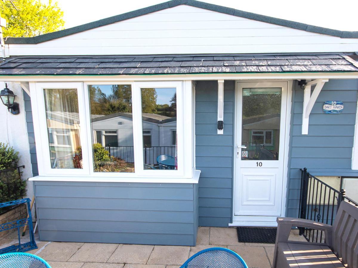 Dart Haven - Cheerful Holiday Bungalow In Galmpton Exterior photo